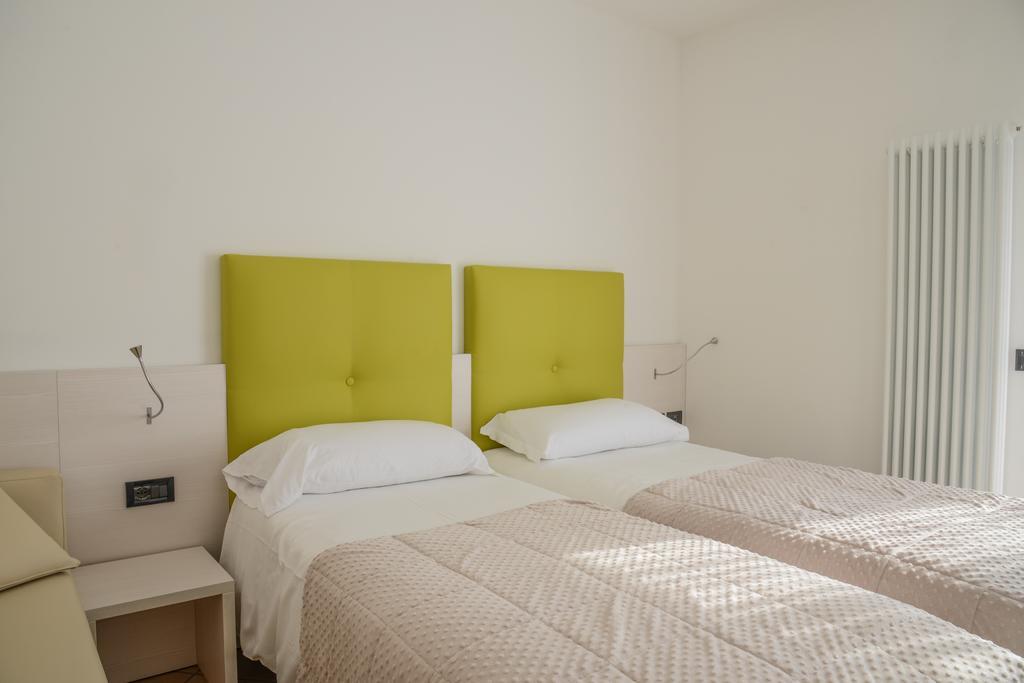 Residence Franca B&B Arco Δωμάτιο φωτογραφία