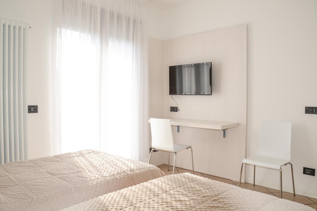 Residence Franca B&B Arco Δωμάτιο φωτογραφία