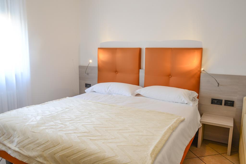 Residence Franca B&B Arco Δωμάτιο φωτογραφία